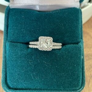 Elegant Silver Women's Ring